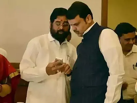 Eknath Shinde met Devendra Fadnavis in Vadodara last night ...
