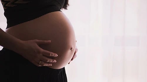 Couples opting for surrogacy to buy 3-year health insurance for surrogate mothers: Centre - Vimarsana News