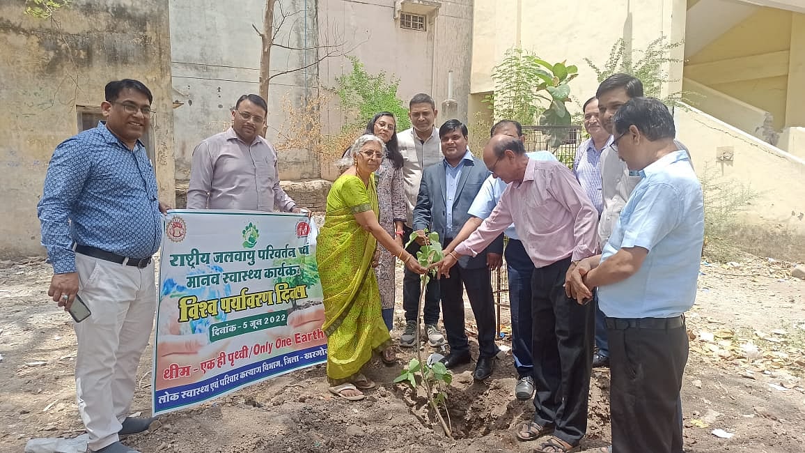 Sanawad: Planting trees essential to save earth - Vimarsana News