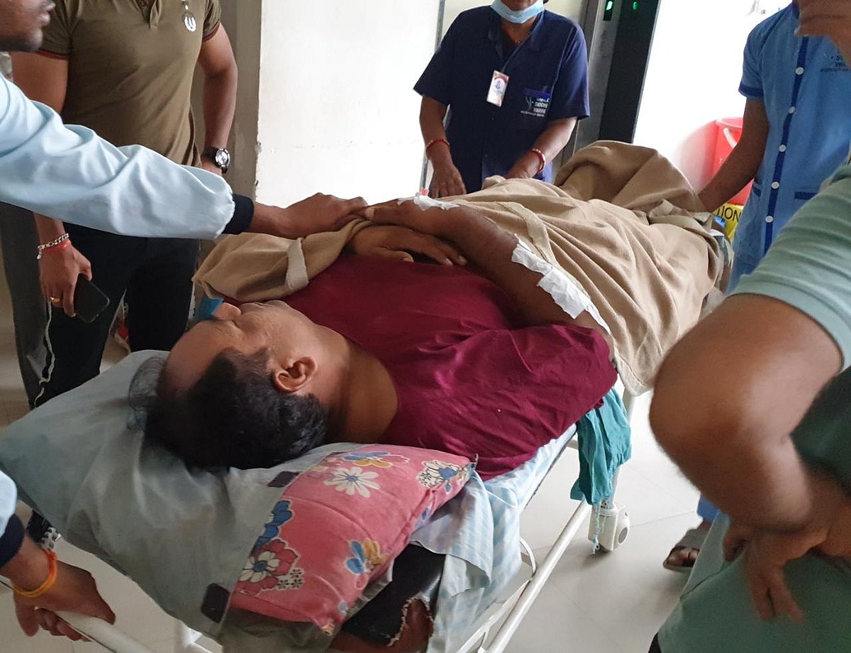 Madhya Pradesh: Mandsaur TI referred to Indore after being stabbed by robbers - Vimarsana News