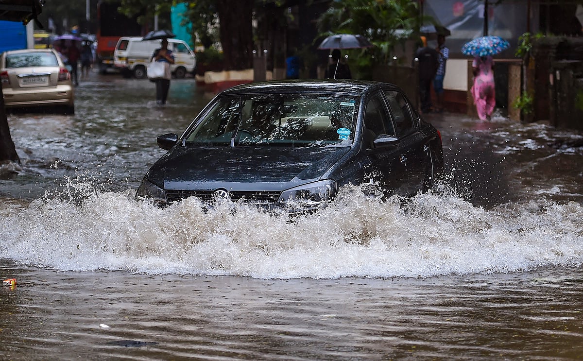 Rain Traffic: Another tough day for commuters in Mumbai with more traffic woes - Vimarsana News