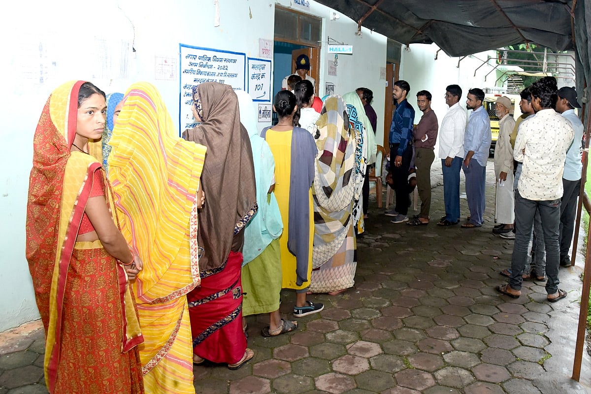 Ratlam: Voters seal fate of candidates in RMC, 5 other civic bodies - Vimarsana News