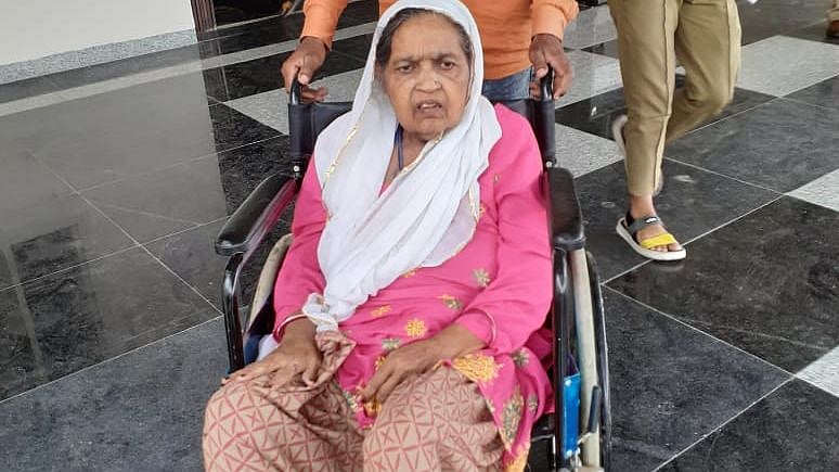 Zubaida Bi