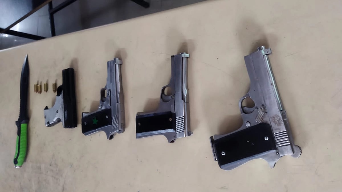 Indore: Crime Branch nabs five planning to rob petrol pump, country-made pistols seized - Vimarsana News