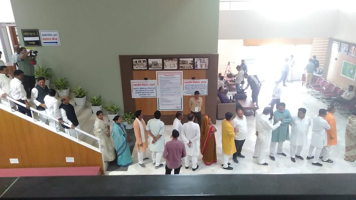 Bhopal: MLAs queue up in state legislative assembly to vote for next President - Vimarsana News