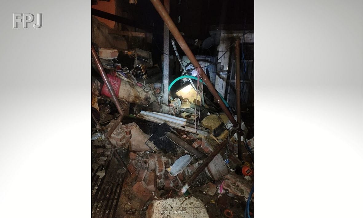 Thane: 50-year-old woman injured after wall of her house fell on her in chawl at Mumbra - Vimarsana News