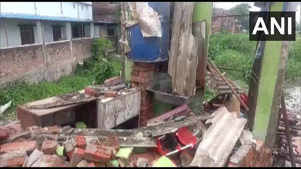Bihar: Six die after house collapses due to blast in Chhapra - Vimarsana News