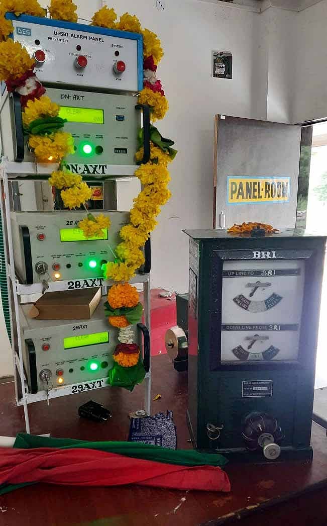 Bhopal: Upgraded signal system installed at Bhirangi and Palasner railway stations - Vimarsana News