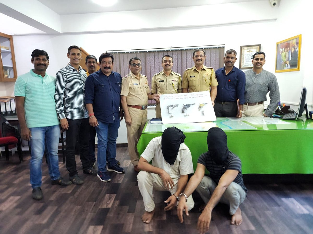 Mumbai: Two arrested for possessions of illegal weapons in Govandi - Vimarsana News