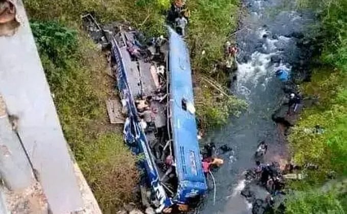 Kenya: 24 people killed after bus plunges into river in Nairobi - Vimarsana News