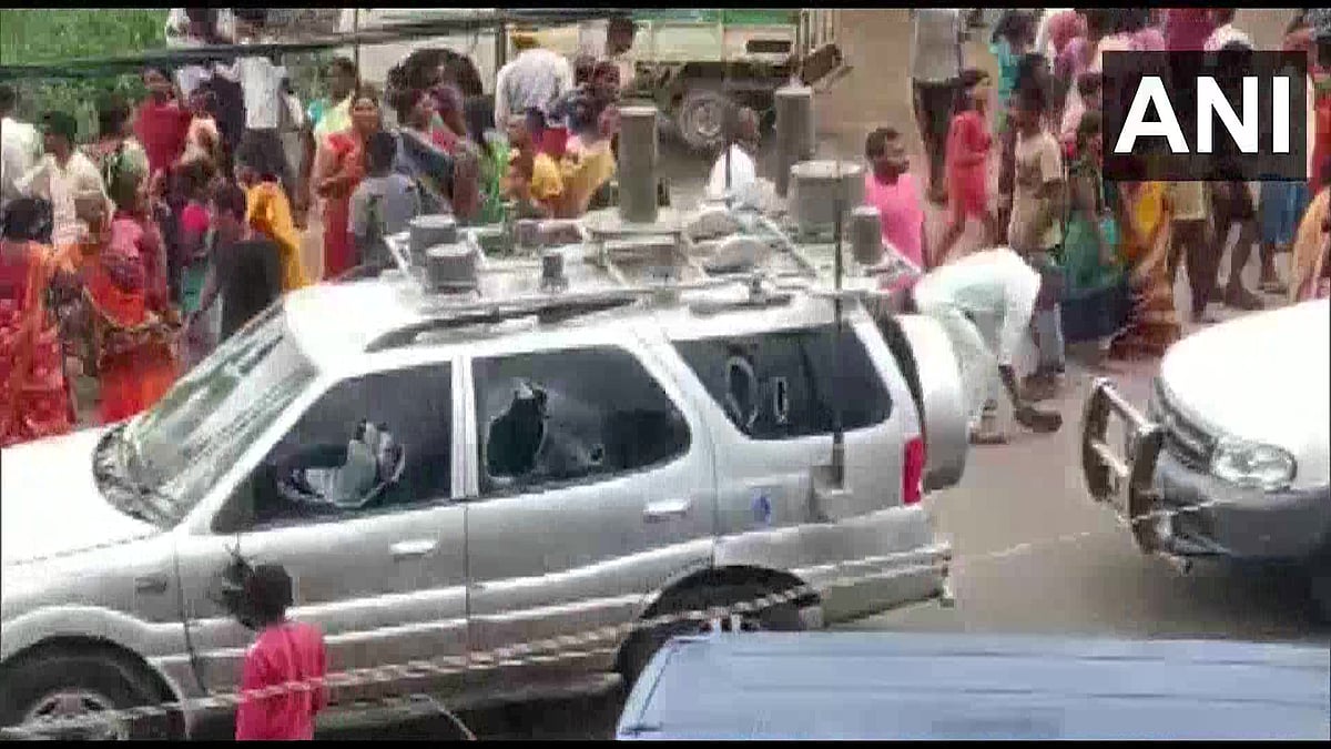 Bihar: Stones pelted at Nitish Kumar's convoy; CM was not present at the time of incident - Vimarsana News