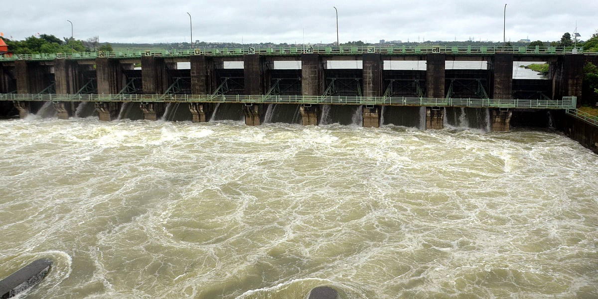 Ten rivers on spate in MP, gates of 16 dams opened to discharge excess water - Vimarsana News