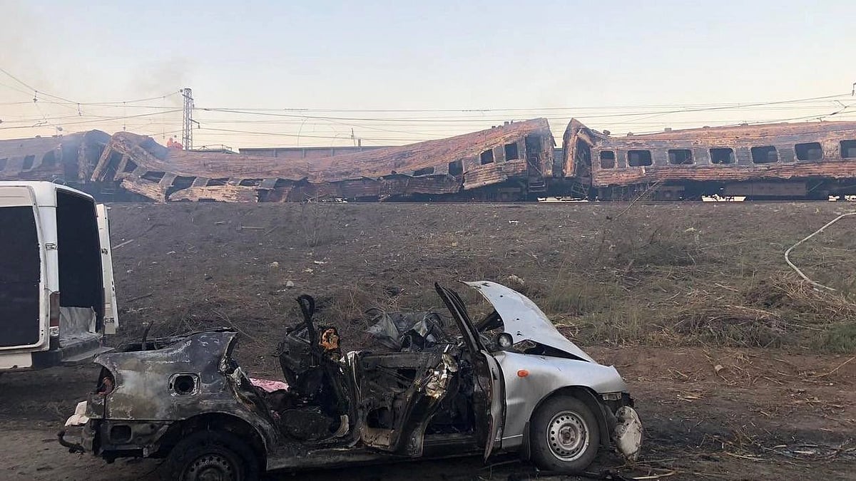 Russia strikes Ukraine train station killing 22, at least 50 injured - Vimarsana News