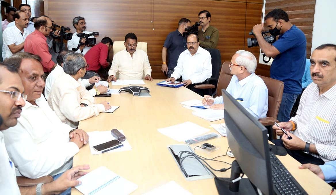 Bhopal: Minister instructs officials to keep eye on overflowing rivers and reservoirs - Vimarsana News