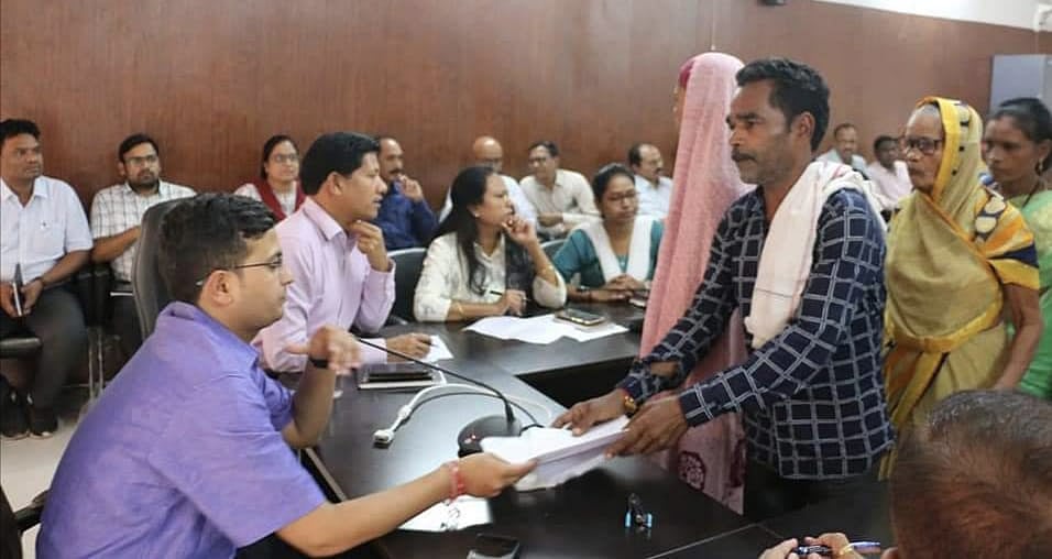Narmadapuram: Collector Singh resolves over 33 problems at public hearing - Vimarsana News