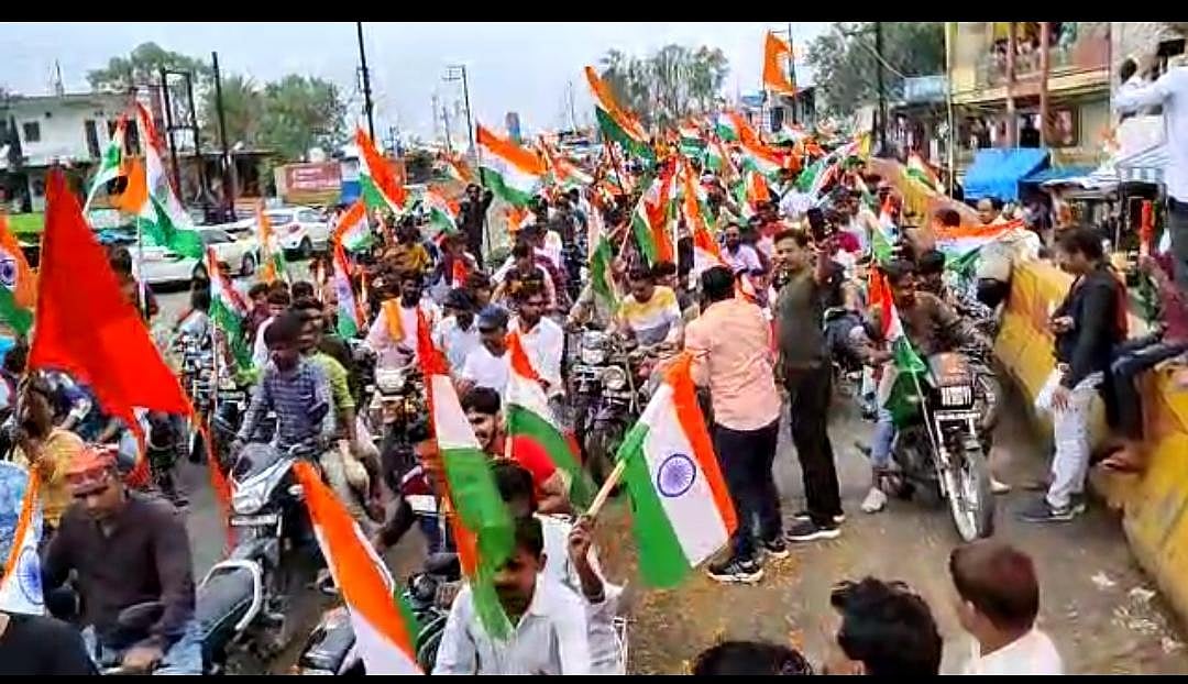 Mhow: Tricolour vehicle rally taken out in Pithampur - Vimarsana News