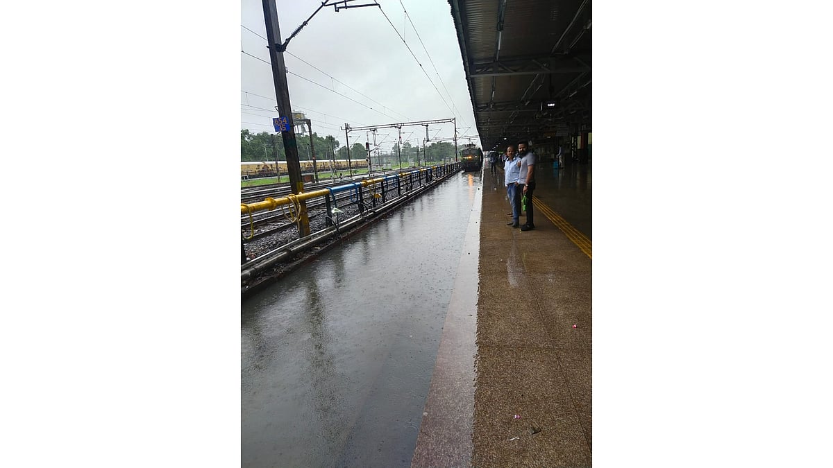 Heavy rain throws life out of gear in Ratlam district - Vimarsana News