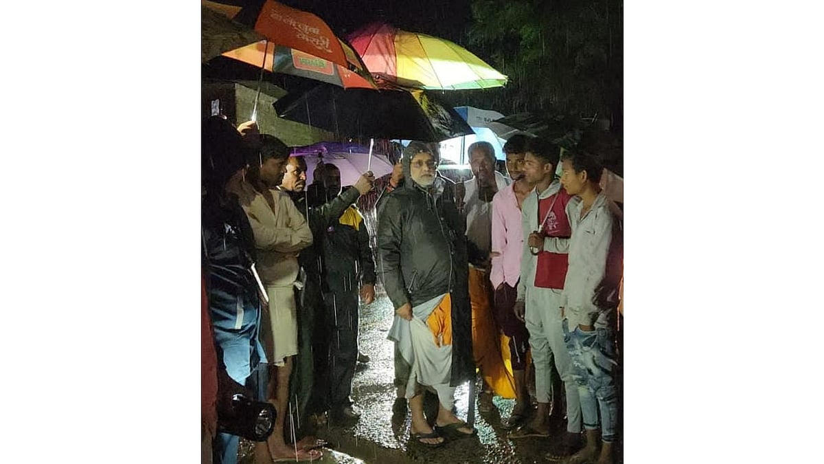 Sironj: MLA helps slum dwellers, prevents flood-induced fatalities - Vimarsana News