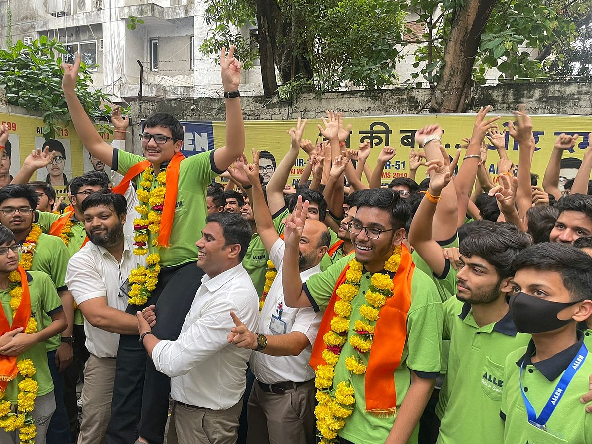 JEE Mains 2020: Samyak Jain of Indore stands city topper with AIR 88 - Vimarsana News
