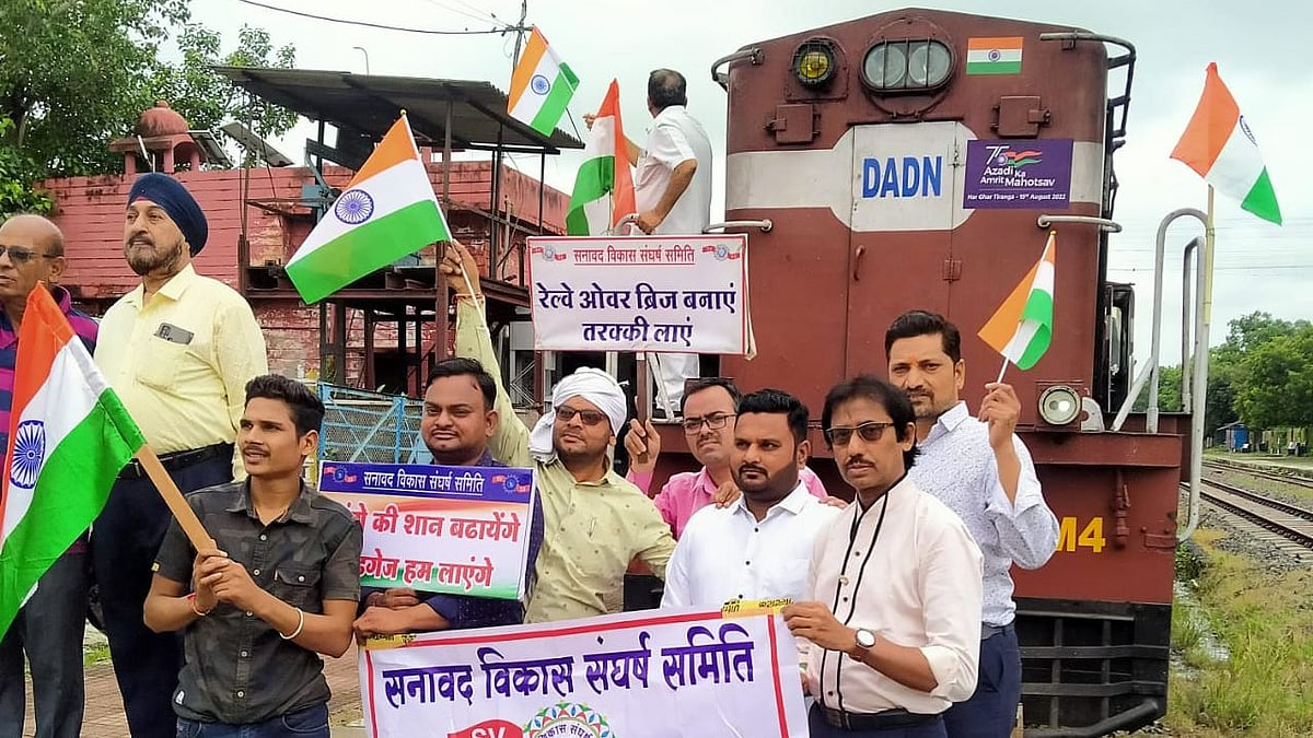 Sanawad: Rail Tiranga Yatra to protest against incomplete rail projects - Vimarsana News