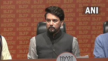 I&B minister Anurag Thakur slams TV channels for polarising debates - Vimarsana News