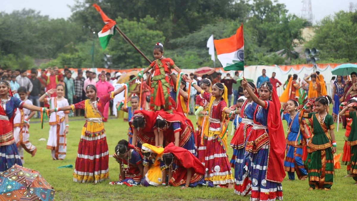 Sehore: Independence day ceremony kicks in amidst heavy rain spell - Vimarsana News