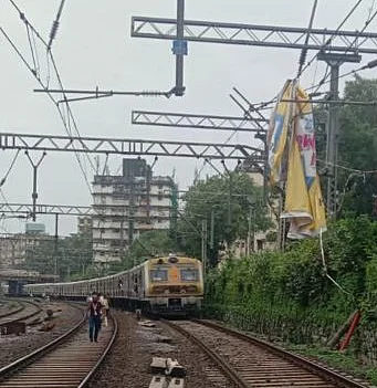 Mumbai: Motorman's alertness averts major accident on Central Railway, here's how