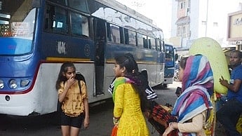 Indore: 90 percent buses remain off roads, passengers face trouble - Vimarsana News