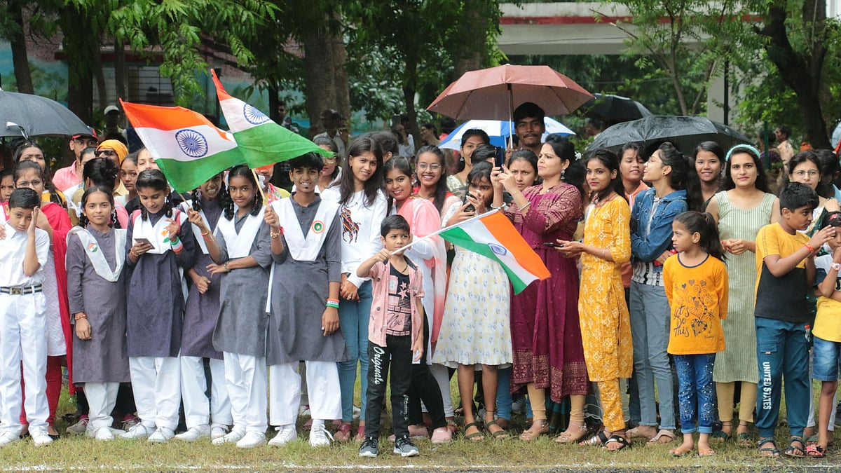 Indore: Sporadic rain fails to dampen Independence Day spirit - Vimarsana News