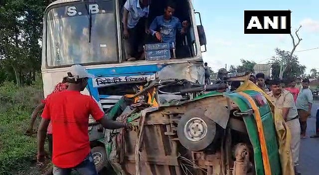 9 killed as autorickshaw rams into bus in West Bengal's Birbhum - Vimarsana News