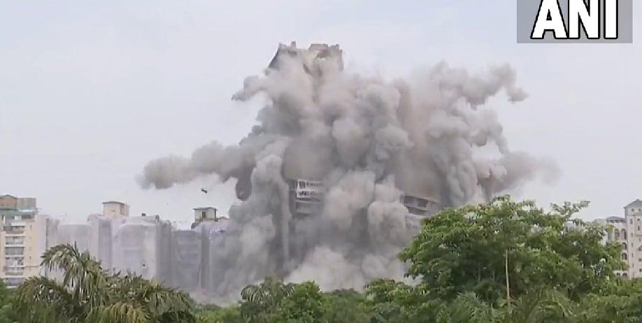 'Noida people, have a safe breathing': Twitterati react after Supertech twin towers razed to ground - Vimarsana News