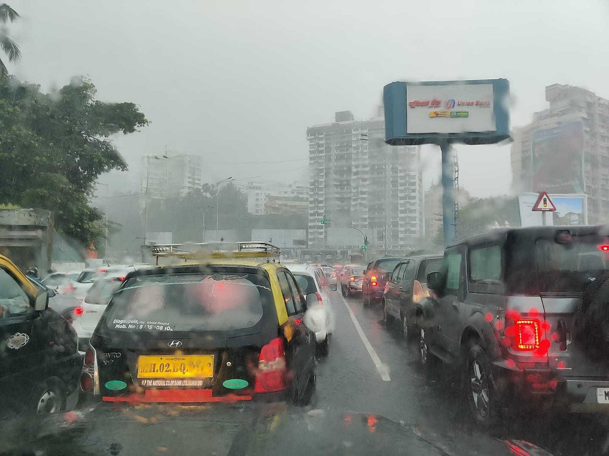 Mumbai: After potholes, VVIP visit another roadblock - Vimarsana News