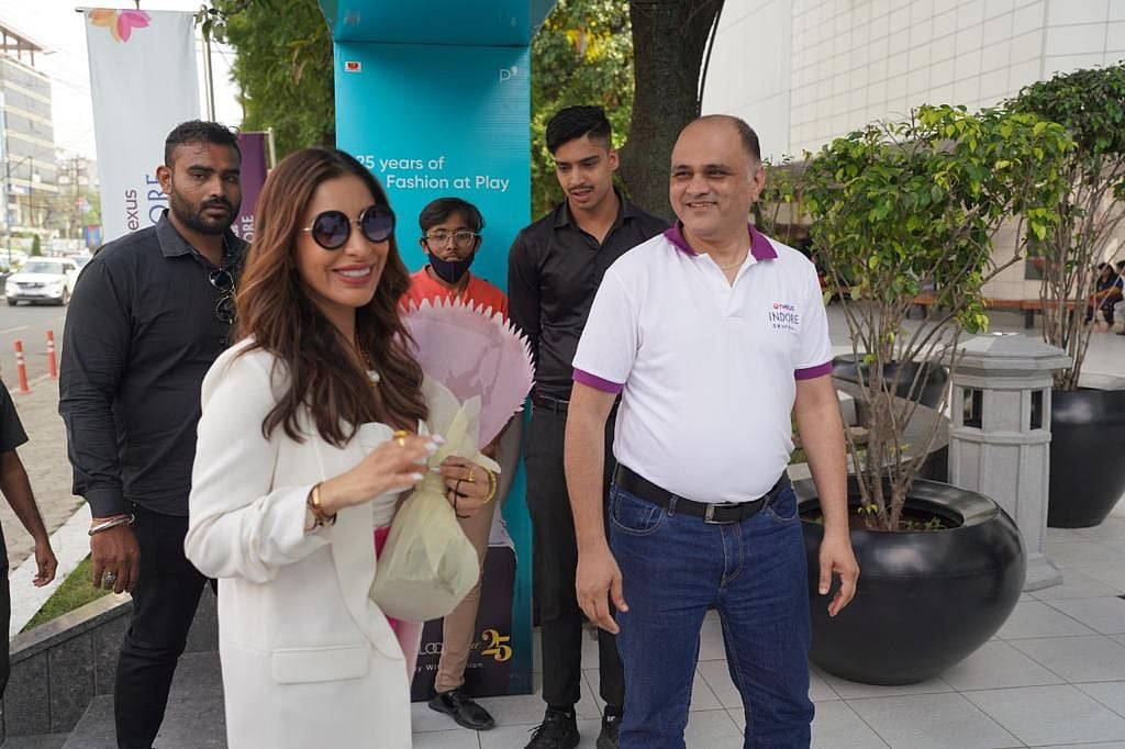 Indore: Sophie promotes her latest single 'Gori Hai' in city - Vimarsana News