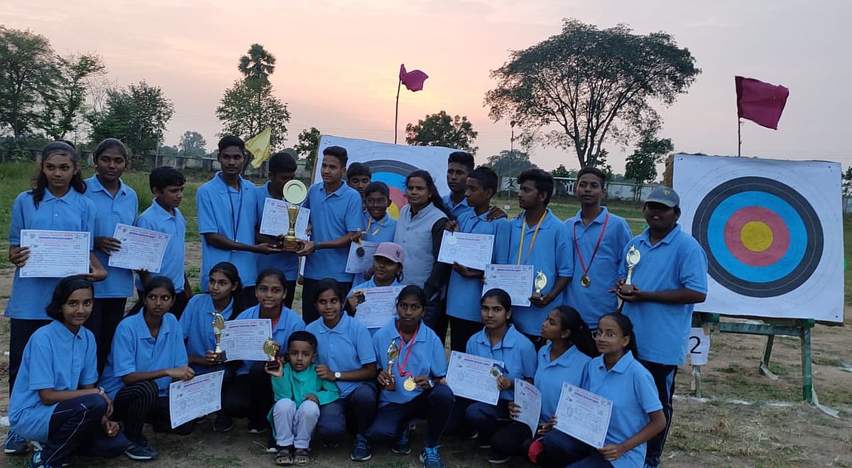 Meghnagar 5 archers of JNV Thandla selected for National Archery