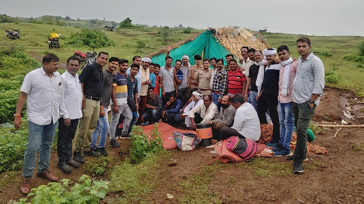 Rajpur: Gambling den in forest area busted, 8 arrested - Vimarsana News