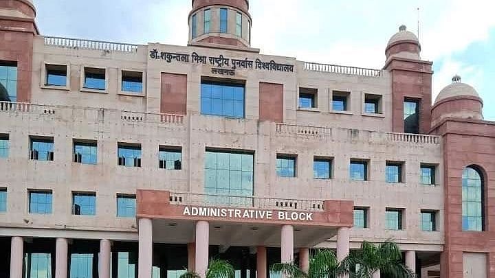Uttar Pradesh: Differently abled girl commits suicide in hostel room - Vimarsana News