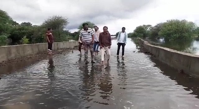 Barwani: Newly built culvert submerged in Narmada backwater