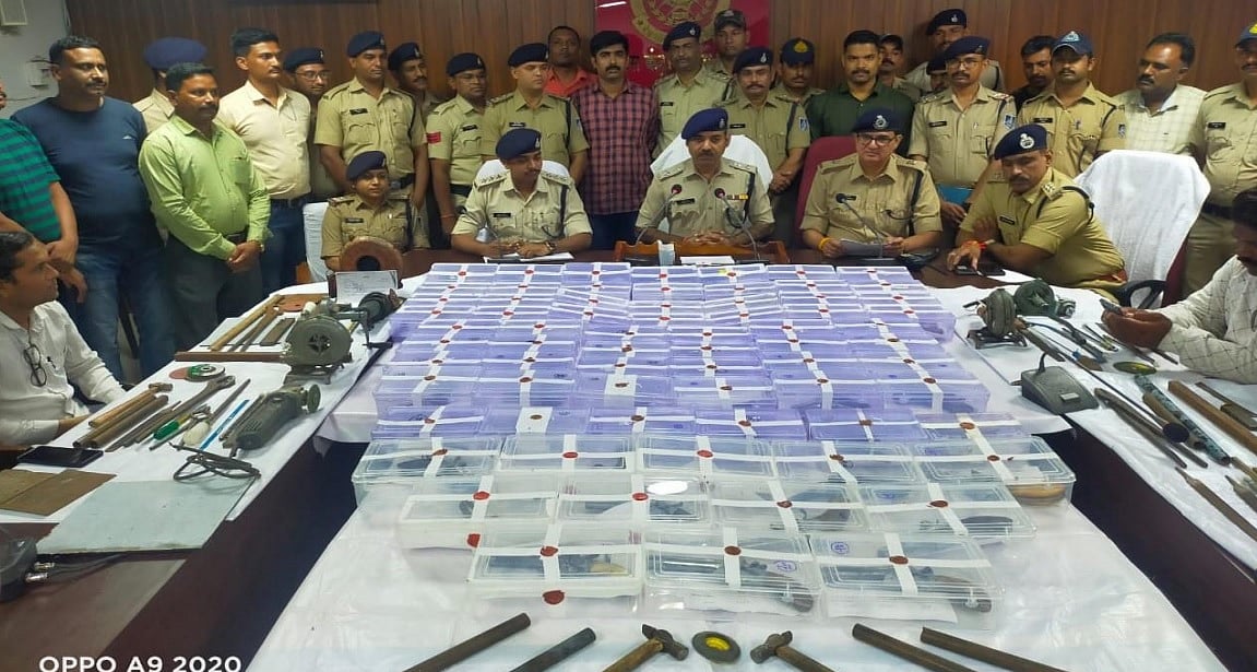 Khargone: 70 illegal weapons seized, 9 arrested - Vimarsana News