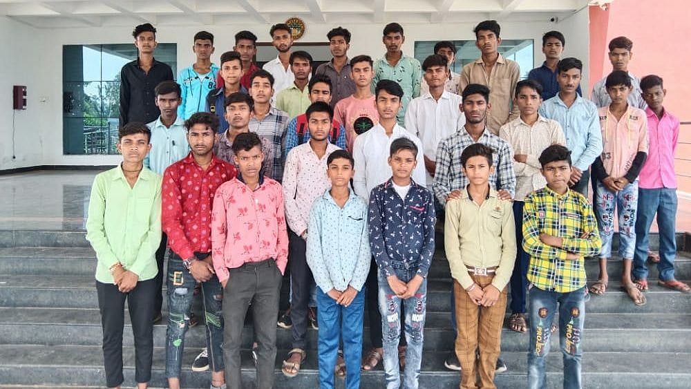 Agar: Students complain about hostel facilities - Vimarsana News