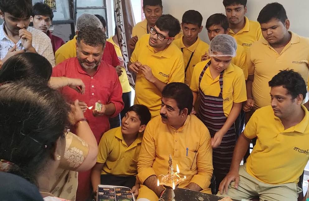 Indore: Café run by handicapped inaugurated in city - Vimarsana News