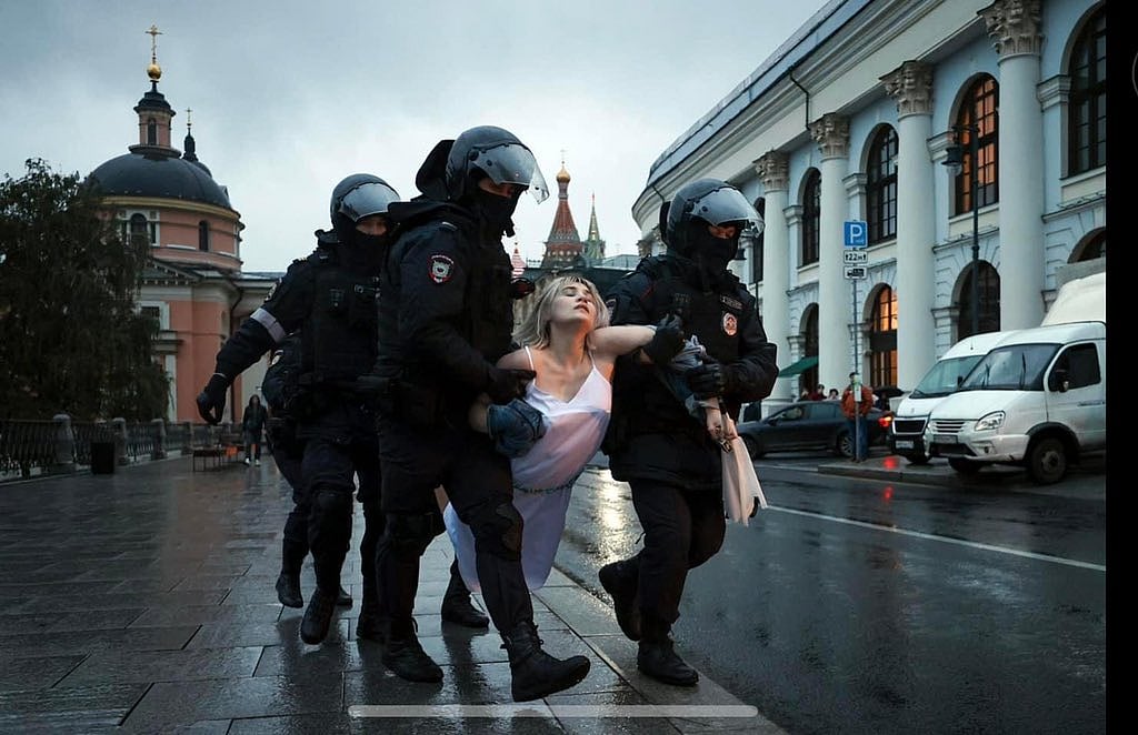 In Russia, protests against military draft grow, with thousands arrested - Vimarsana News