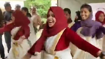 Watch: Kerala students celebrate Onam in traditional saree, hijab - Vimarsana News