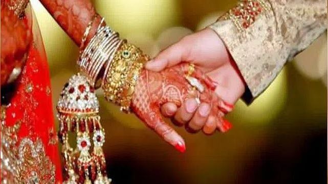 Madhya Pradesh: Bride lodges complaint against beautician for ruining makeup on wedding day - Vimarsana News