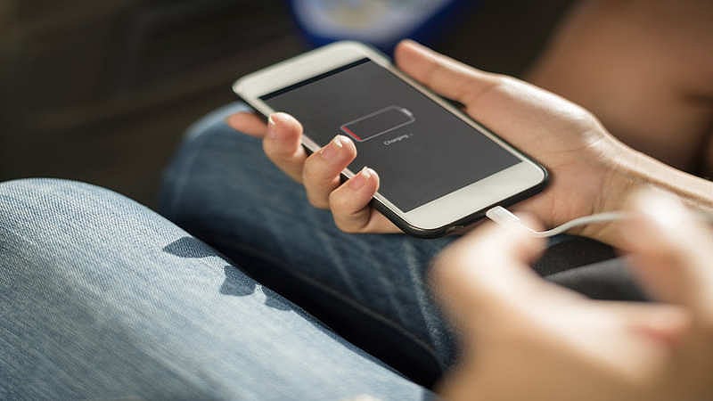 Uber reportedly charging higher fares from users struggling with low battery life - Vimarsana News