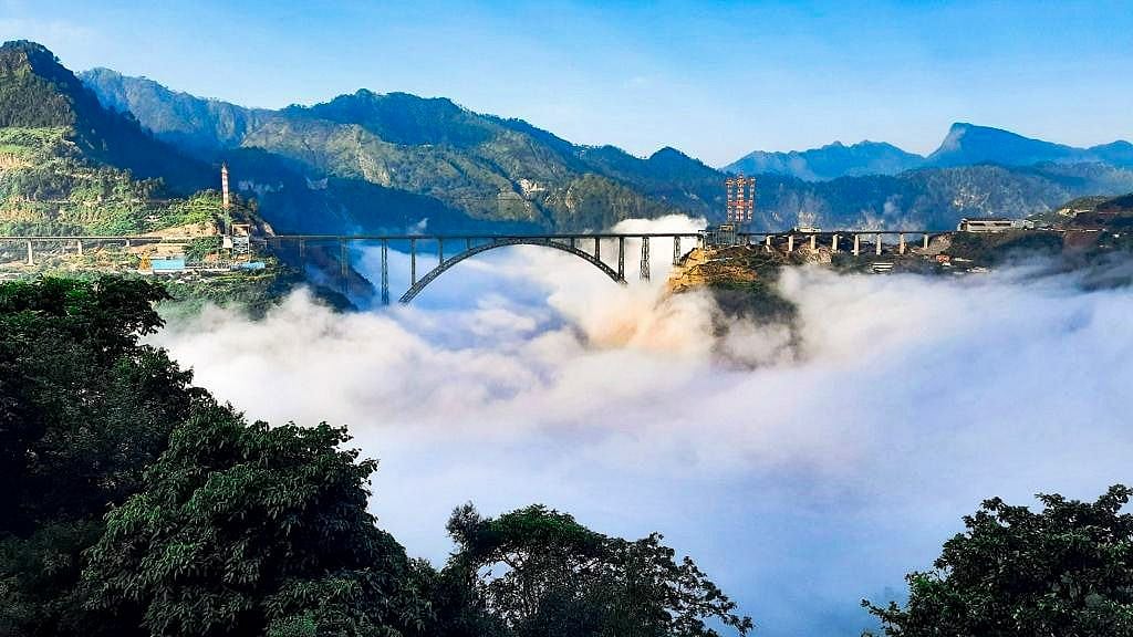 Chenab Bridge, check pics of world's highest rail bridge; netizens react to it - Vimarsana News