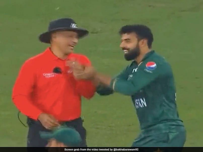 Watch: Pakistan all-rounder Shadab Khan jokingly tries to raise on-field umpire's finger during SL vs PAK Asia Cup match - Vimarsana News