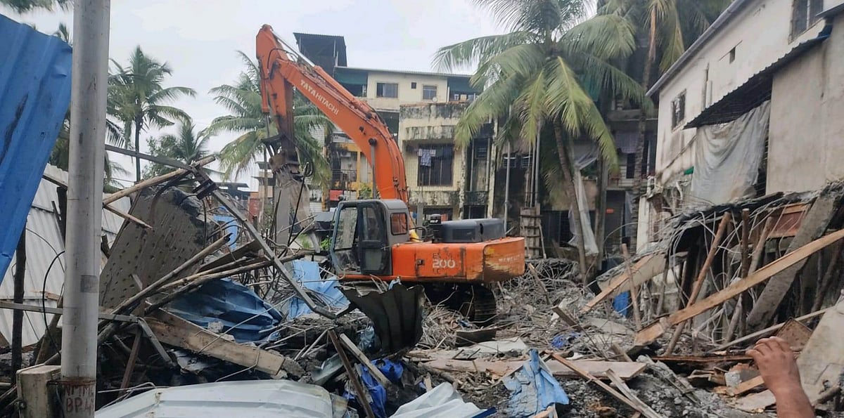Navi Mumbai civic body razes under construction building, recovers Rs 1 lakh penalty - Vimarsana News
