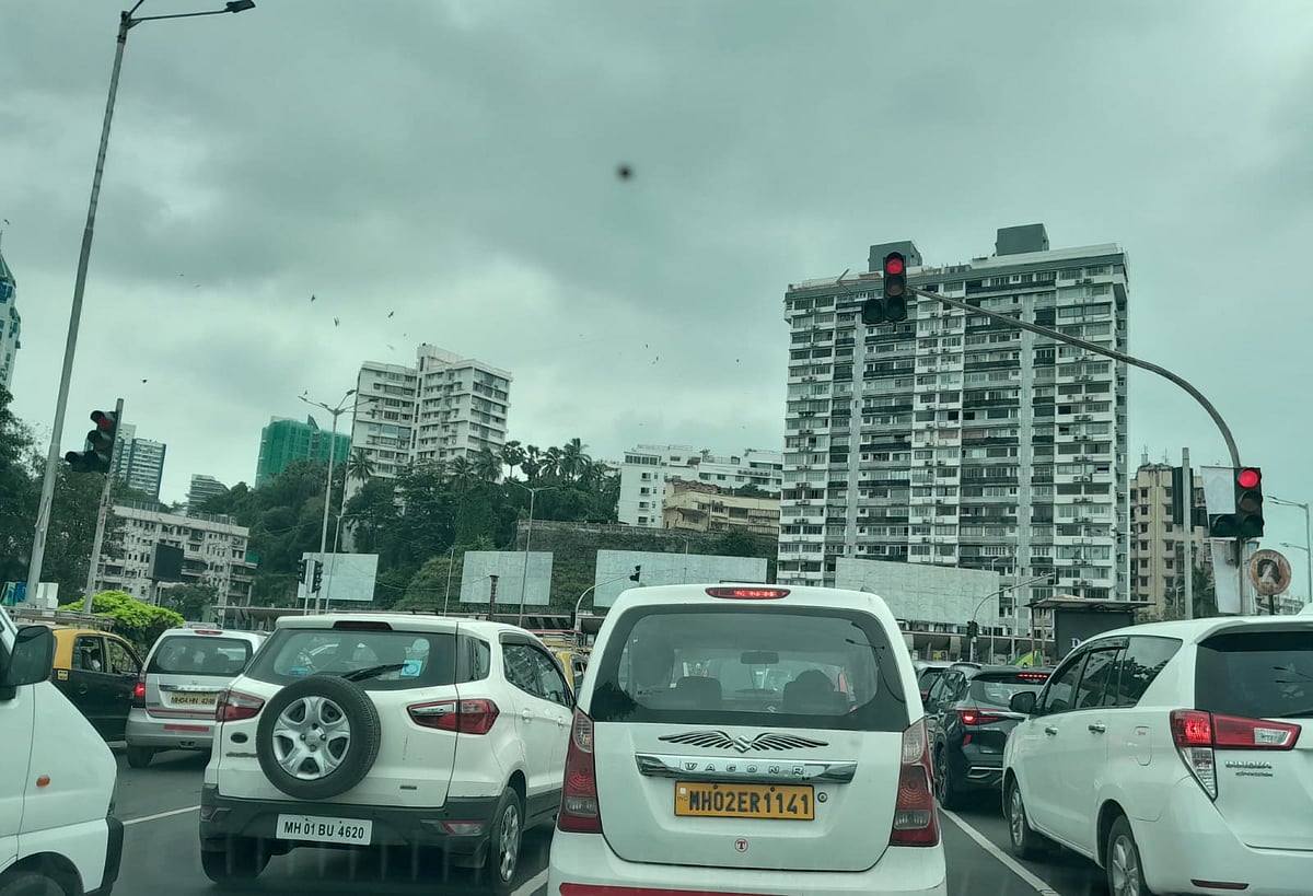 Mumbai: Busy Haji Ali junction has become a bane for commuters - Vimarsana News