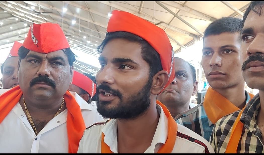 Gujarat: After dinner with Kejriwal, auto-rickshaw driver declares himself as 'PM Modi's fan' - Vimarsana News
