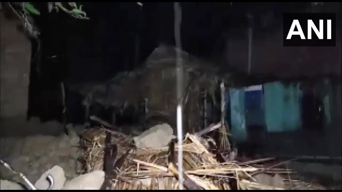 UP: 4 minors died, 2 injured after wall collapses due to heavy rainfall in Etawah - Vimarsana News